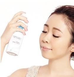 皮肤干燥如何进行补水锁水