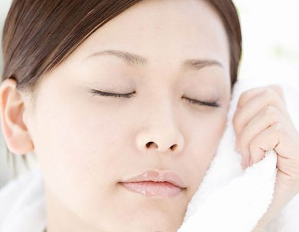 怎么样才能消除脸部的“鱼泡眼”